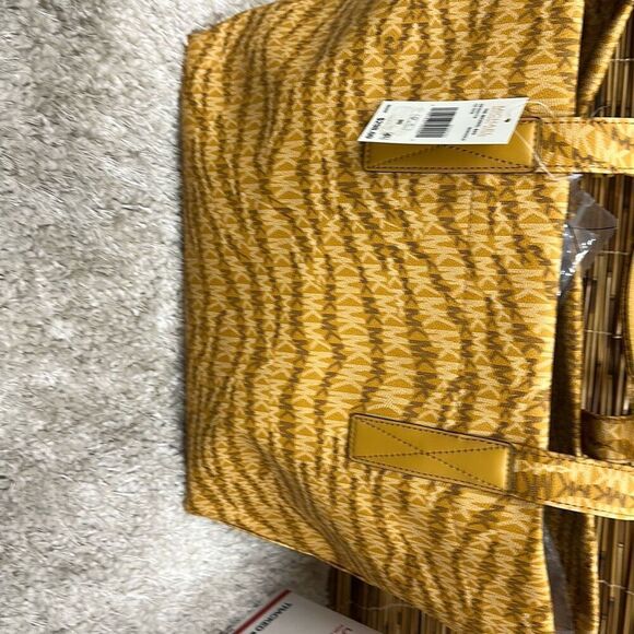 Michael Kors the Michael Large Animal Print Logo Tote Bag Yellow One Size - Picture 3 of 3